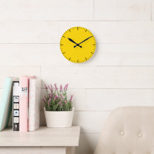 Minimalist Gold Round Clock Perfect for Any Livin