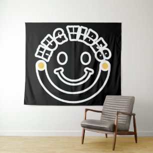 Minimalist Modern Hug Vibes Circle – Smile Curve Tapestry