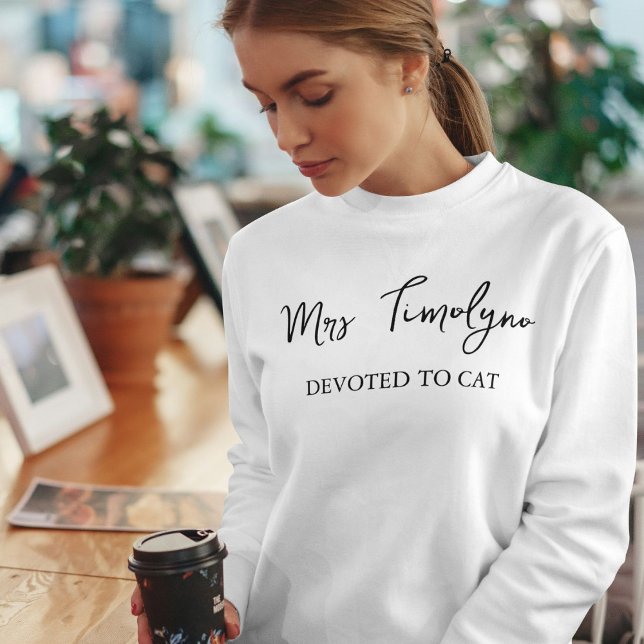 Minimalist Pet Lover Script Name Custom Cat Mum Sweatshirt (Creator Uploaded)