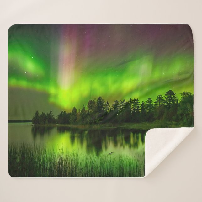 Minnesota Aurora Borealis Sherpa Blanket (Front (Horizontal))