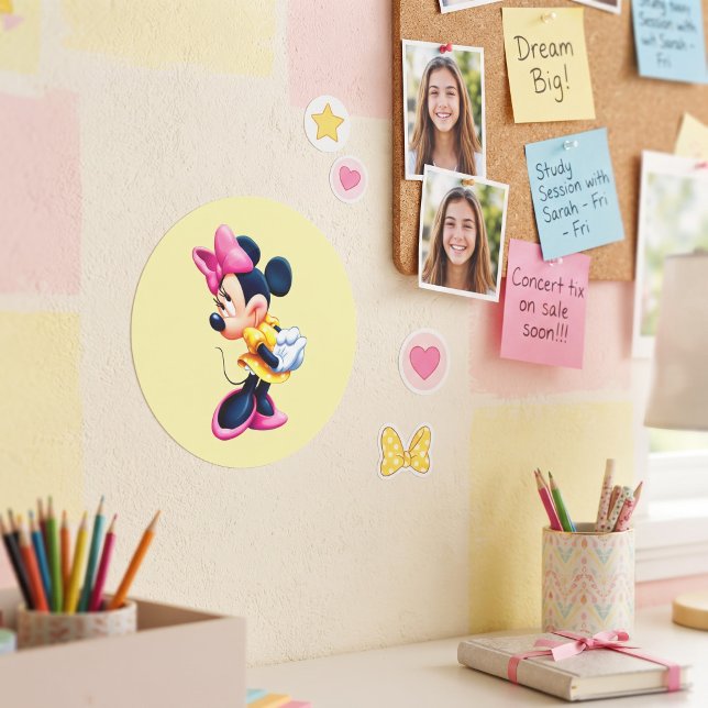 Minnie Classic Round Sticker (Creator Uploaded)