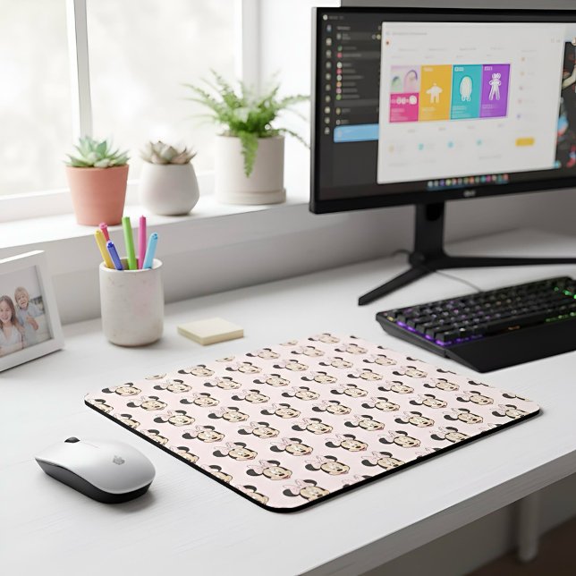 Minnie Mouse Pad (Creator Uploaded)