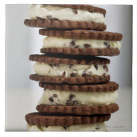 mint cocoa nib ice cream with chocolate cookies