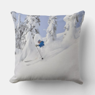 Mistie Fortin skis powder Cushion