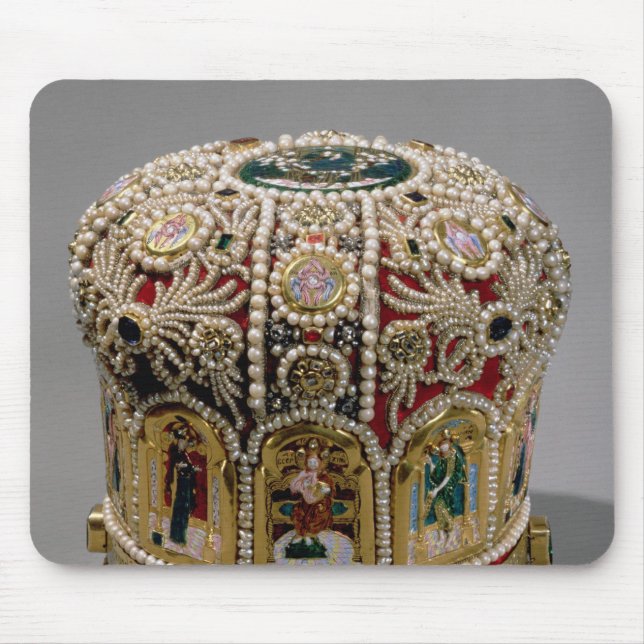 Mitre crown set with pearls and precious mouse pad (Front)