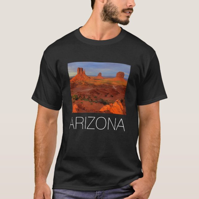 Mittens, Monument valley, AZ T-Shirt (Front)