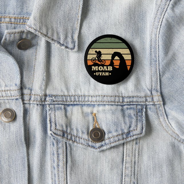 Moab mtb mountain biking 6 cm round badge (In Situ)