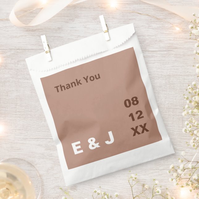 Mocha Brown Modern Wedding Favour Bags (Clipped)