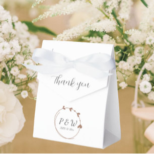 Mocha Simple Heart Wreath Monogram Wedding Favour Box