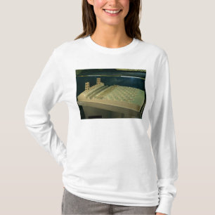 Model of Caesar's defences at Alesia T-Shirt