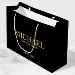 Modern Black and Gold Personalised Groomsman Large Gift Bag<br><div class="desc">Modern Personalised Groomsman Gifts featuring personalised groomsman's name, title and wedding date in gold classic serif font style on black background. Also perfect for best Man, father of the bride, ring bearer and more. Please Note: The foil details are simulated in the artwork. No actual foil will be used in...</div>