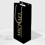 Modern Black and Gold Personalised Groomsman Wine Gift Bag<br><div class="desc">Modern Black and White Personalised Groomsman Gifts featuring personalised groomsman's name and title in gold classic serif font style on black background. Also perfect for Best Man, Father of the Bride and more. Please Note: The foil details are simulated in the artwork. No actual foil will be used in the...</div>