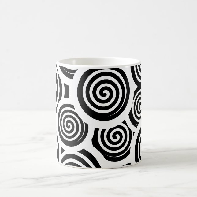 Modern black and white mug (Center)