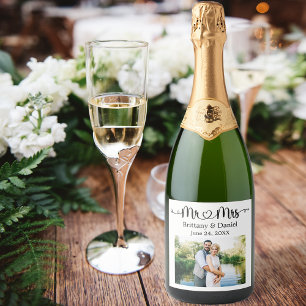 Modern Calligraphy Heart Mr. and Mrs. Wedding Sparkling Wine Label