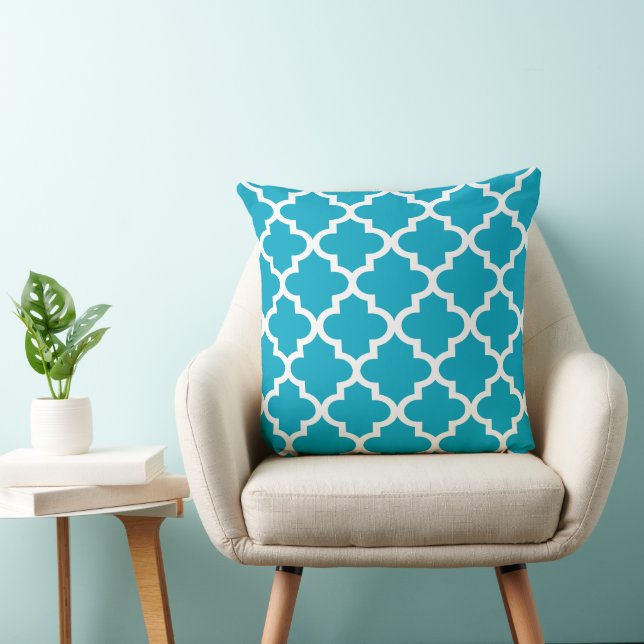 Modern Caribbean Blue Moroccan Quatrefoil Pattern Cushion (Chair)