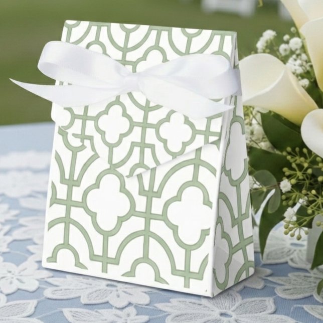 Modern Chartreuse Quatrefoil Wedding Favour Box (Modern Chartreuse Quatrefoil Wedding Favor Boxes)