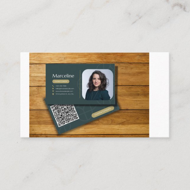 Modern Custom, Dynamic QR Code Design With Logo Business Card (Front)