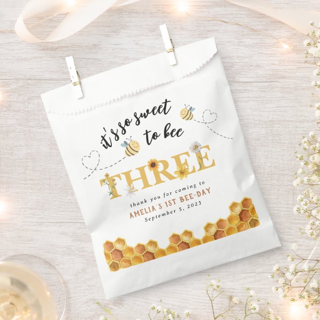 Modern Cute It’s so sweet to bee three birthday Favour Bags (Clipped)