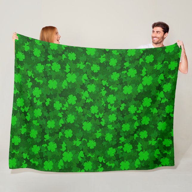 Modern Four Leaf Clover Floral Fleece Blanket (In Situ)