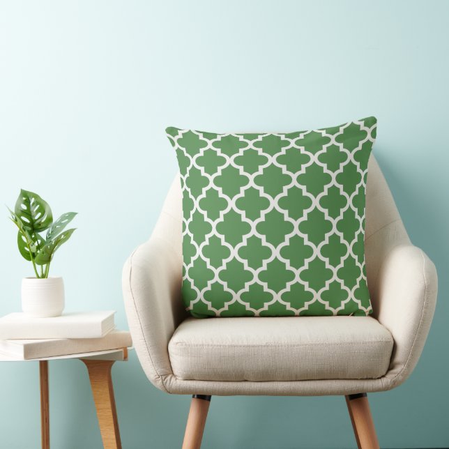 Modern Green and White Quatrefoil Pattern Cushion (Chair)