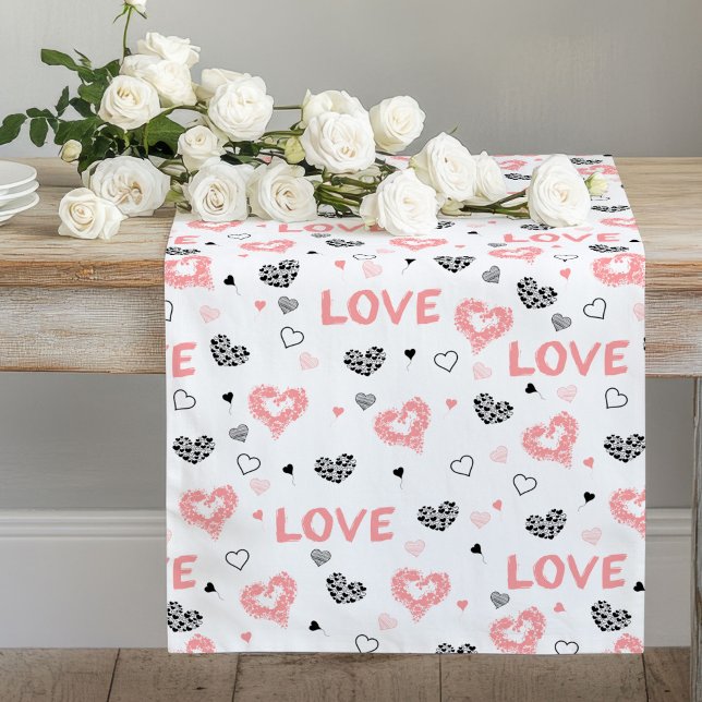 Modern Love Text Sketch Heart Wedding Table Runner (Modern Love Text Sketch Heart Wedding Table Runner)