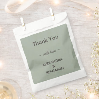 Modern Minimalist Wedding | Sage Green Timeless Favour Bags