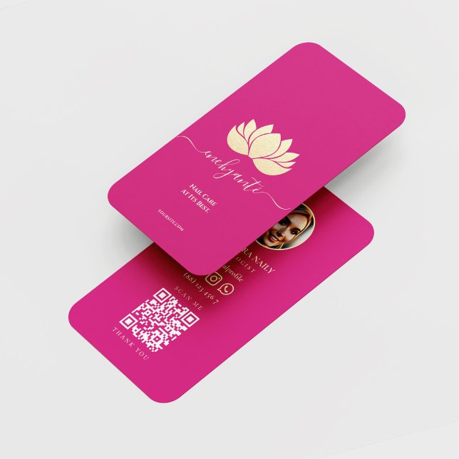 MODERN NAIL ARTIST NAIL TECH BEAUTY SALON PINK BUSINESS CARD (Creator Uploaded)