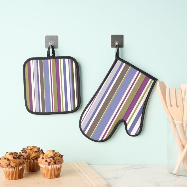 Modern new season Stripes Oven Mitt & Pot Holder Set (Insitu(Hanging))