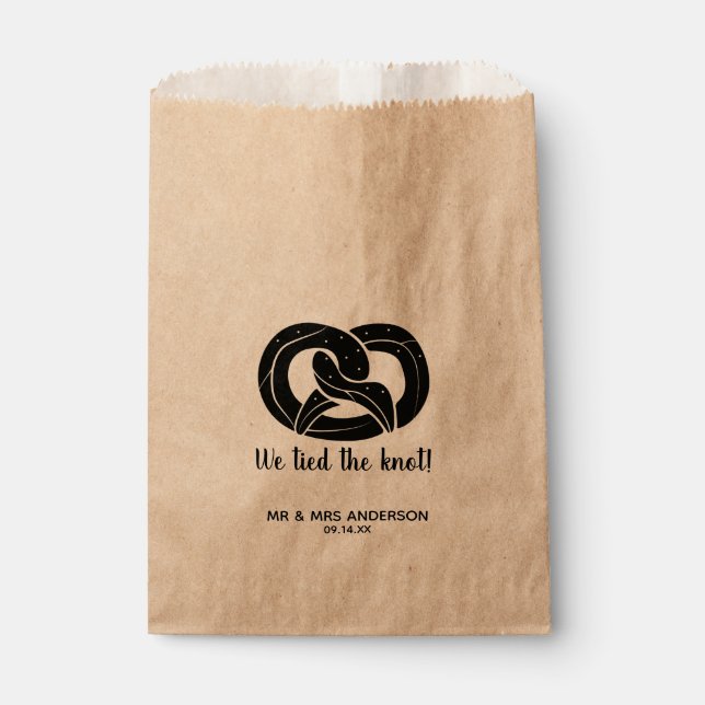 Modern Script We Tied the Knot Pretzel Wedding Favour Bags (Front)