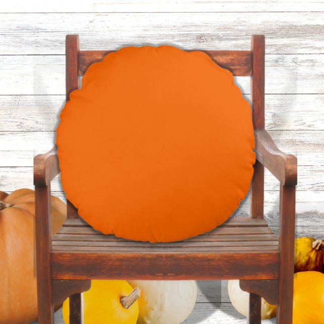 Modern Simple Pumpkin Orange  Round Cushion (Creator Uploaded)