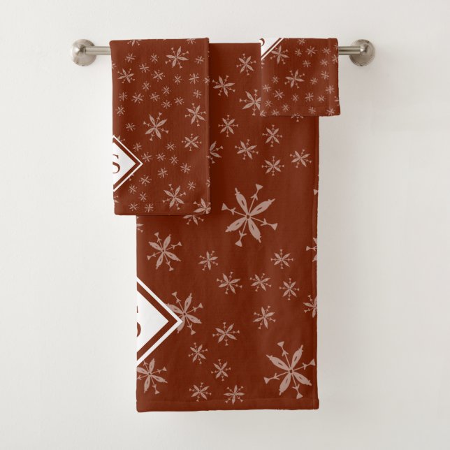 Modern Snowflake Pattern on Red Monogrammed Bath Towel Set (Insitu)