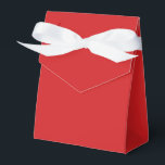 Modern Solid Fiery Red Simple Chic Elegant Favour Box<br><div class="desc">Modern Solid Fiery Red Simple Chic Elegant Favour Boxes features a modern solid red. Perfect for Valentine's Day,  Women's Day,  Mother's Day,  birthday parties,  anniversary,  weddings,  baby showers and more. Created by Evco Studio www.zazzle.com/store/evcostudio</div>
