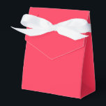 Modern Solid Juicy Red Simple Chic Elegant Favour Box<br><div class="desc">Modern Solid Juicy Red Simple Chic Elegant Favour Boxes features a modern solid juicy red. Perfect for Valentine's Day,  Women's Day,  Mother's Day,  birthday parties,  anniversary,  weddings,  bridal showers,  baby showers and more. Created by Evco Studio www.zazzle.com/store/evcostudio</div>