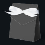 Modern Solid Midnight Black Simple Chic Elegant Favour Box<br><div class="desc">Modern Solid Midnight Black Simple Chic Elegant Favour Boxes features a modern solid midnight black. Perfect for Valentine's Day,  Women's Day,  Mother's Day,  birthday parties,  anniversary,  weddings,  bridal showers,  baby showers and more. Created by Evco Studio www.zazzle.com/store/evcostudio</div>