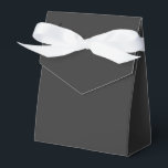 Modern Solid Midnight Black Simple Chic Elegant Favour Box<br><div class="desc">Modern Solid Midnight Black Simple Chic Elegant Favour Boxes features a modern solid midnight black. Perfect for Valentine's Day,  Women's Day,  Mother's Day,  birthday parties,  anniversary,  weddings,  bridal showers,  baby showers and more. Created by Evco Studio www.zazzle.com/store/evcostudio</div>