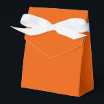 Modern Solid Persimmon Orange Simple Chic Elegant Favour Box<br><div class="desc">Modern Solid Persimmon Orange Simple Chic Elegant Favour Boxes features a modern solid persimmon orange. Perfect for Valentine's Day,  Women's Day,  Mother's Day,  birthday parties,  anniversary,  weddings,  baby showers and more. Created by Evco Studio www.zazzle.com/store/evcostudio</div>