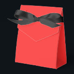 Modern Solid Red Simple Chic Elegant Favour Box<br><div class="desc">Modern Solid Red Simple Chic Elegant Favour Boxes features a modern solid red. Perfect for Valentine's Day,  Women's Day,  Mother's Day,  birthday parties,  anniversary,  weddings,  bridal showers,  baby showers and more. Created by Evco Studio www.zazzle.com/store/evcostudio</div>