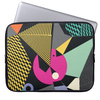 Modern Triangles: Memphis Style Pattern. Laptop Sleeve