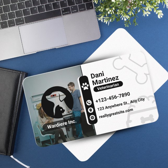 Modern Vet Animal Hospital – Black & White  Business Card (Modern Vet Animal Hospital Business Card – Black & White)