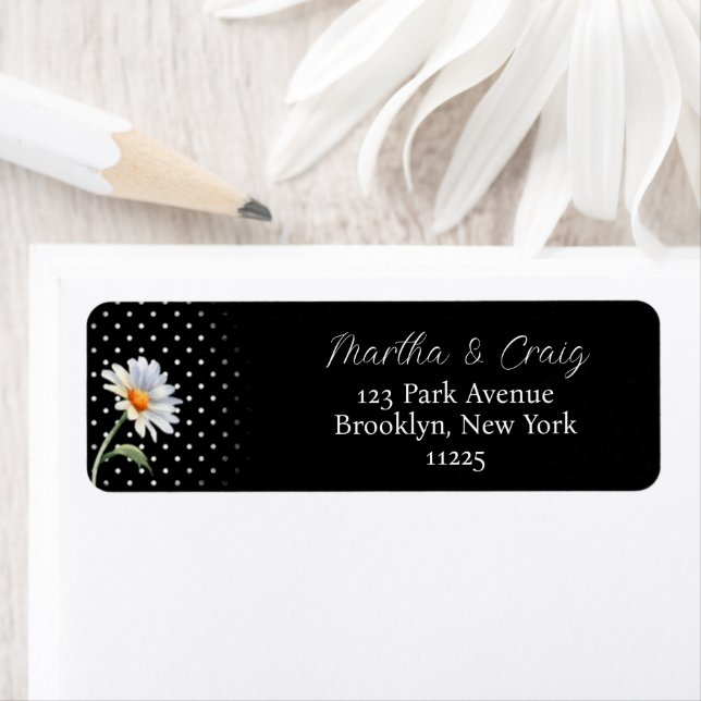 Modern Wedding Daisy Return Address Label (Insitu)