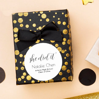 Modern White She Did It Elegant Fonts Graduate Classic Round Sticker