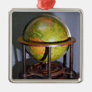 Molyneux Globe Metal Tree Decoration