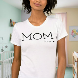 Mom Established Heart Black Minimal T-Shirt