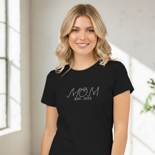 Mom Established New Mom Gift T-Shirt