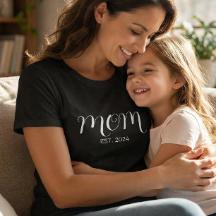 Mom Established New Mom Gift T-Shirt