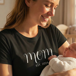 Mom Established New Mom Gift T-Shirt