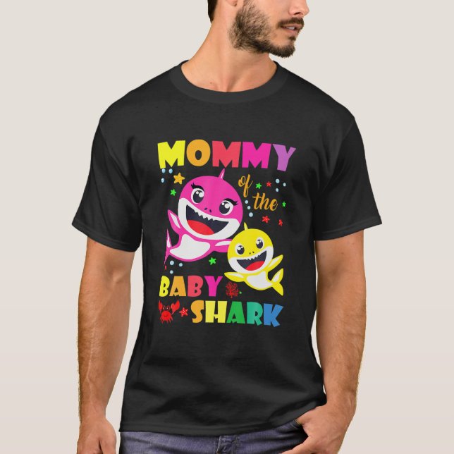 Mommy Of The Baby Shark Birthday Mommy Shark T-Shirt (Front)