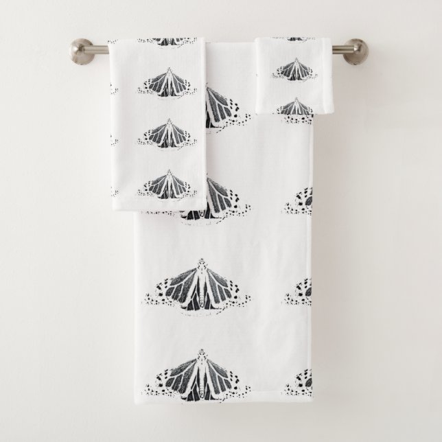 Monarch outline all around bath towel set (Insitu)