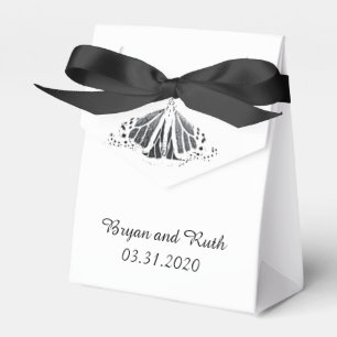 Monarch outline favour box