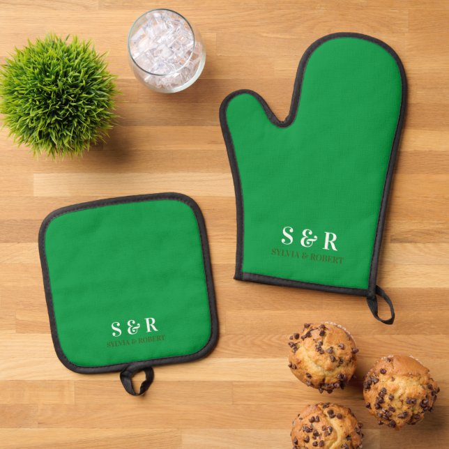 Monogram Initials Couple Name Green Oven Mitt & Pot Holder Set (Top Down)